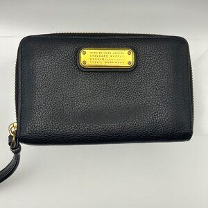 MARC By Marc Jacobs Black Leather Zip Wallet Wristlet Standard Supply Workwear